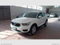 Volvo XC40 B4 AWD Geartronic Momentum Pro Bianco - thumbnail 1