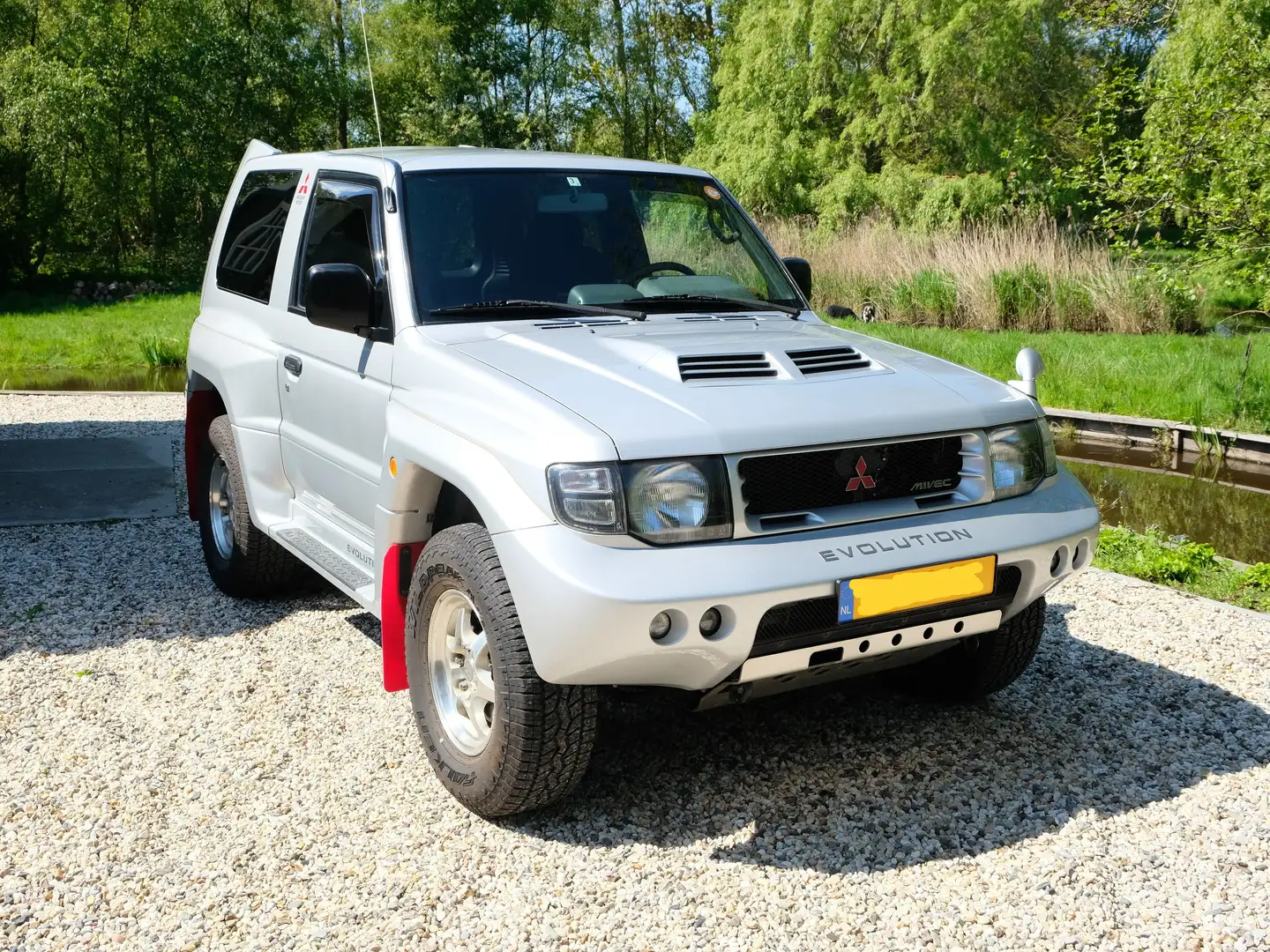 Mitsubishi Pajero EVOLUTION Plateado - 2