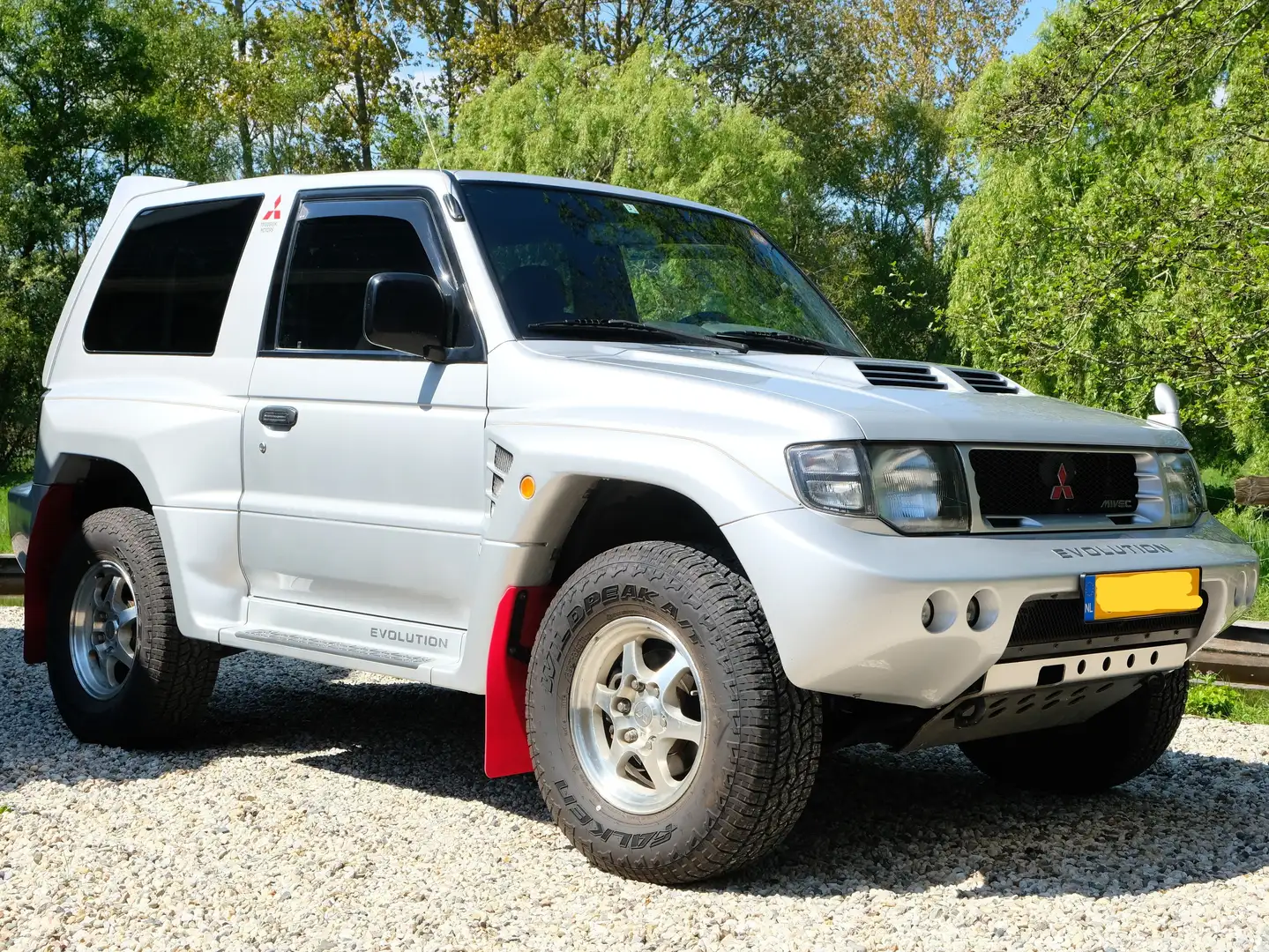 Mitsubishi Pajero EVOLUTION Plateado - 1
