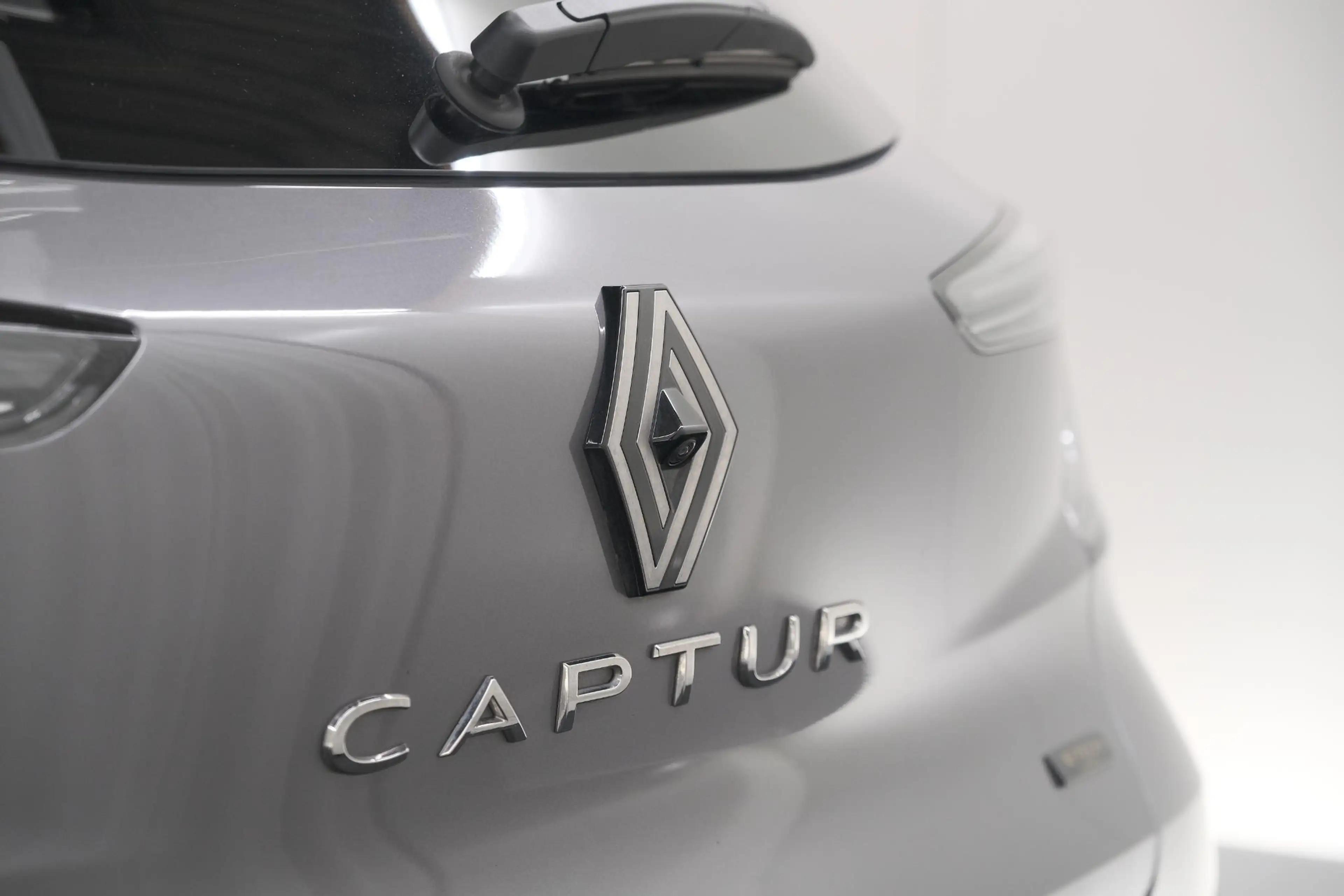 Renault Captur 1.8 E-Tech Full Hybrid 160 Techno | Camera | Adapt — photo 4