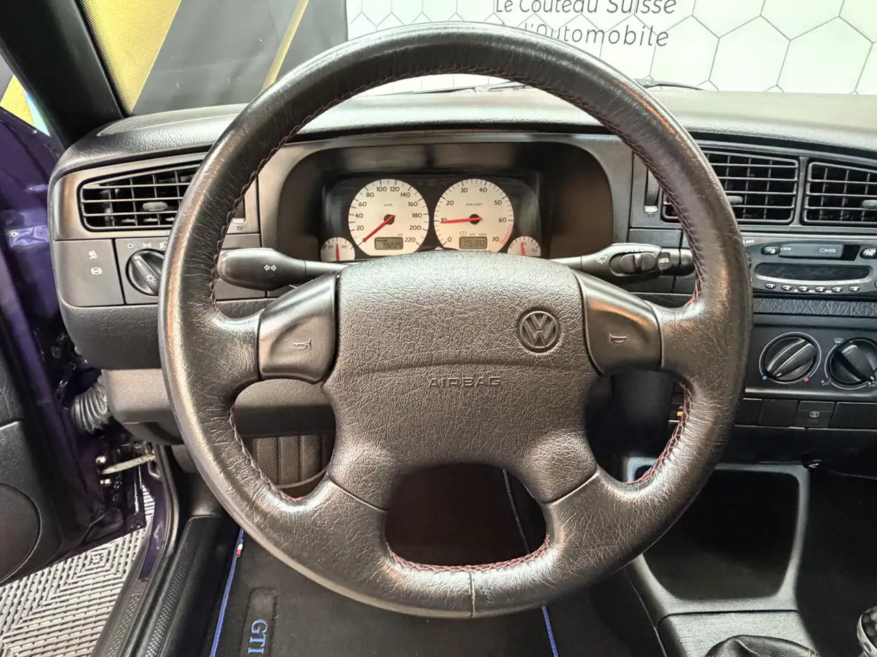 Volkswagen Golf 2.0i - 115 - GTI 20Th Anniversary, foto 9