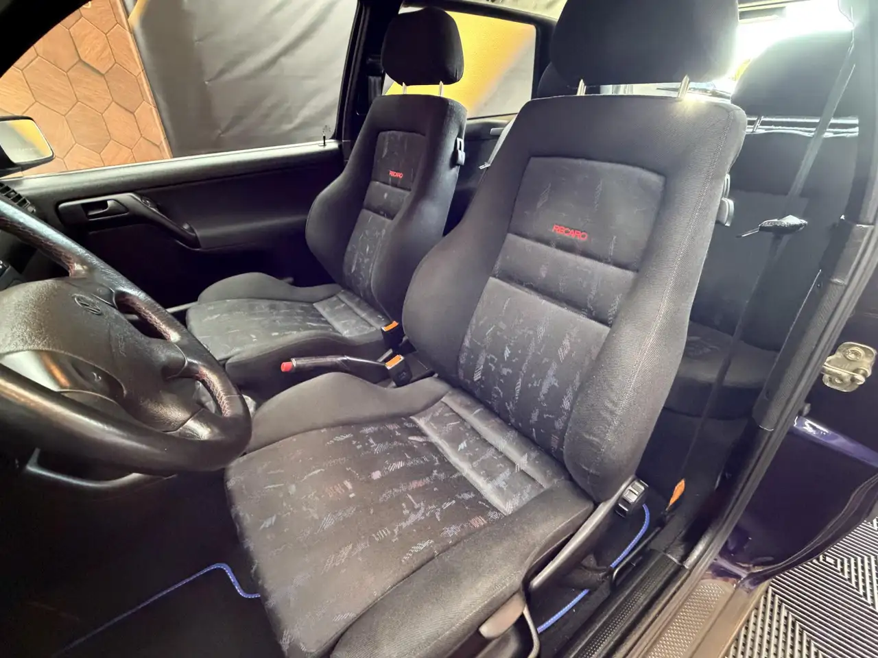 Volkswagen Golf 2.0i - 115 - GTI 20Th Anniversary, foto 7