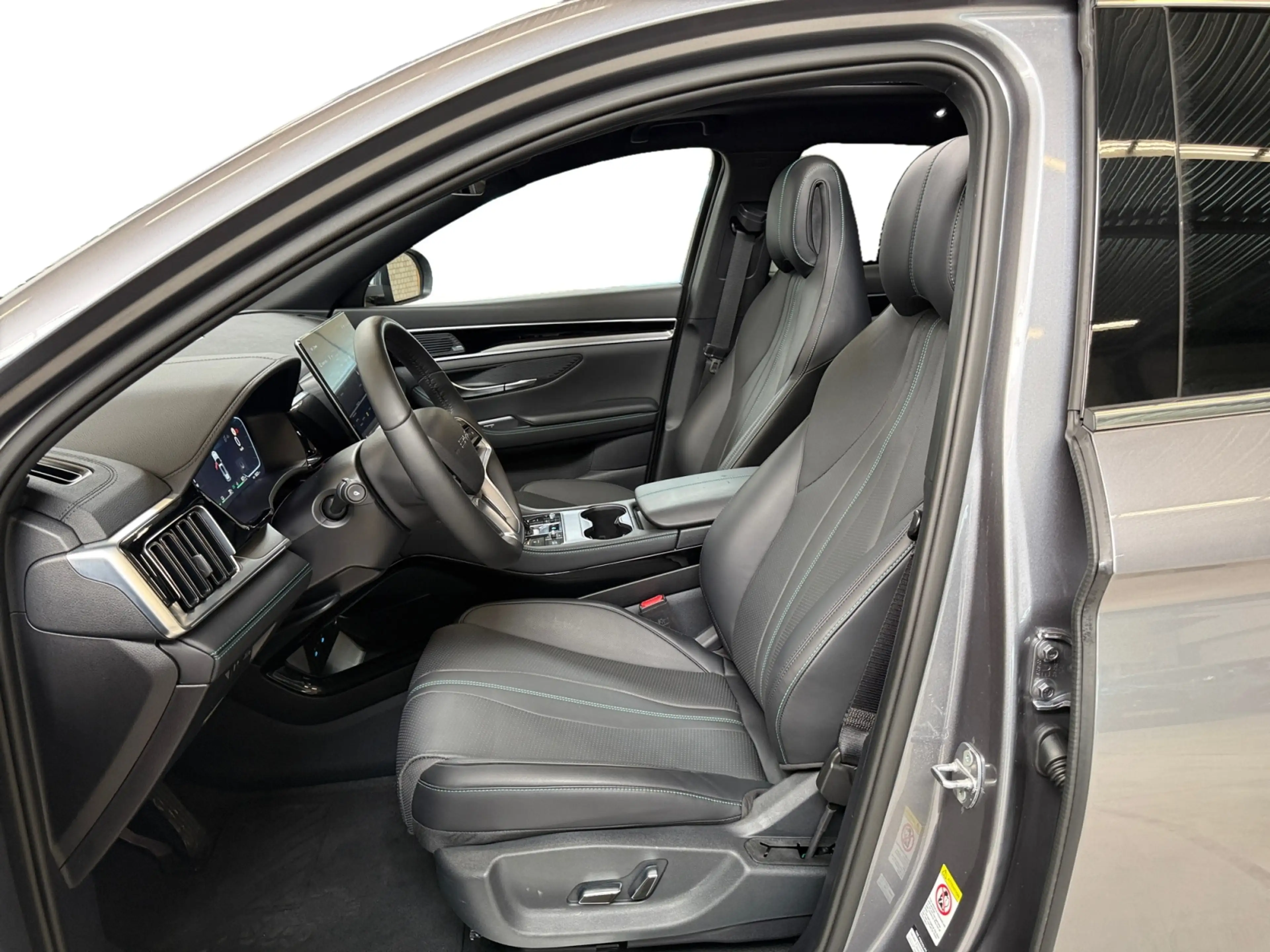 BYD Seal U 1.5 DM-i FWD Boost I PHEV I Panoramadak I 360 Came — photo 11