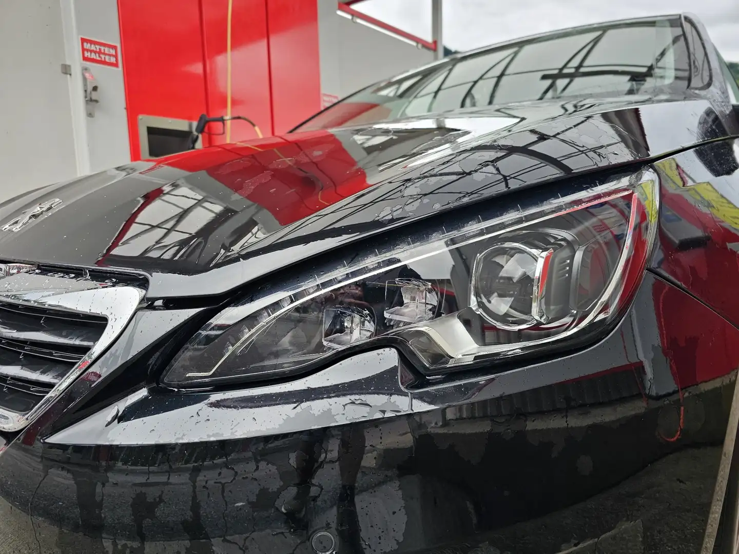 Peugeot 308 SW 1,6 BHDI 120 Allure Schwarz - 2