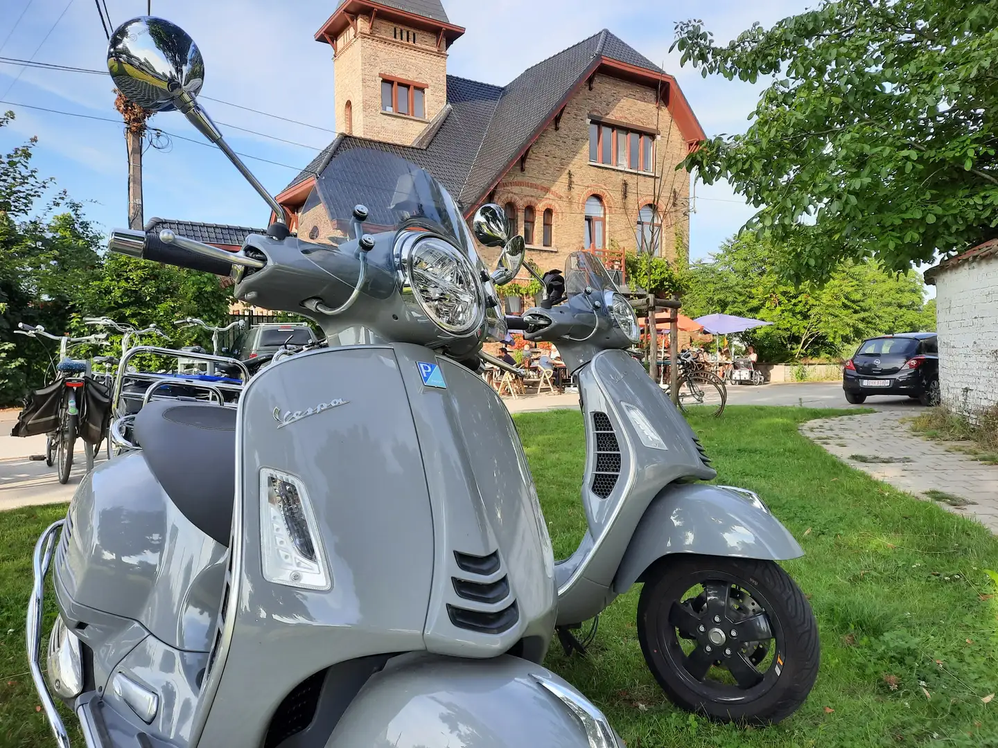 Vespa GTS 300 Gris - 1