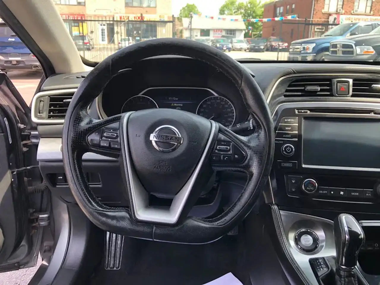 Nissan Maxima снимка Nissan Maxima