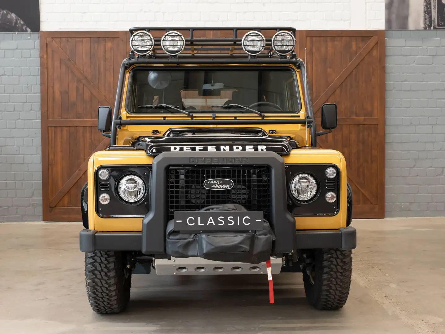 Land Rover Defender 90 STATION WORKS V8 Gelb - 2