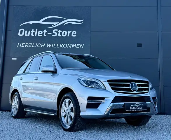 Mercedes-Benz ML 350 CDI BlueTec*AMG-Line*Trittbretter*TV*Navi*AHK*TOP*