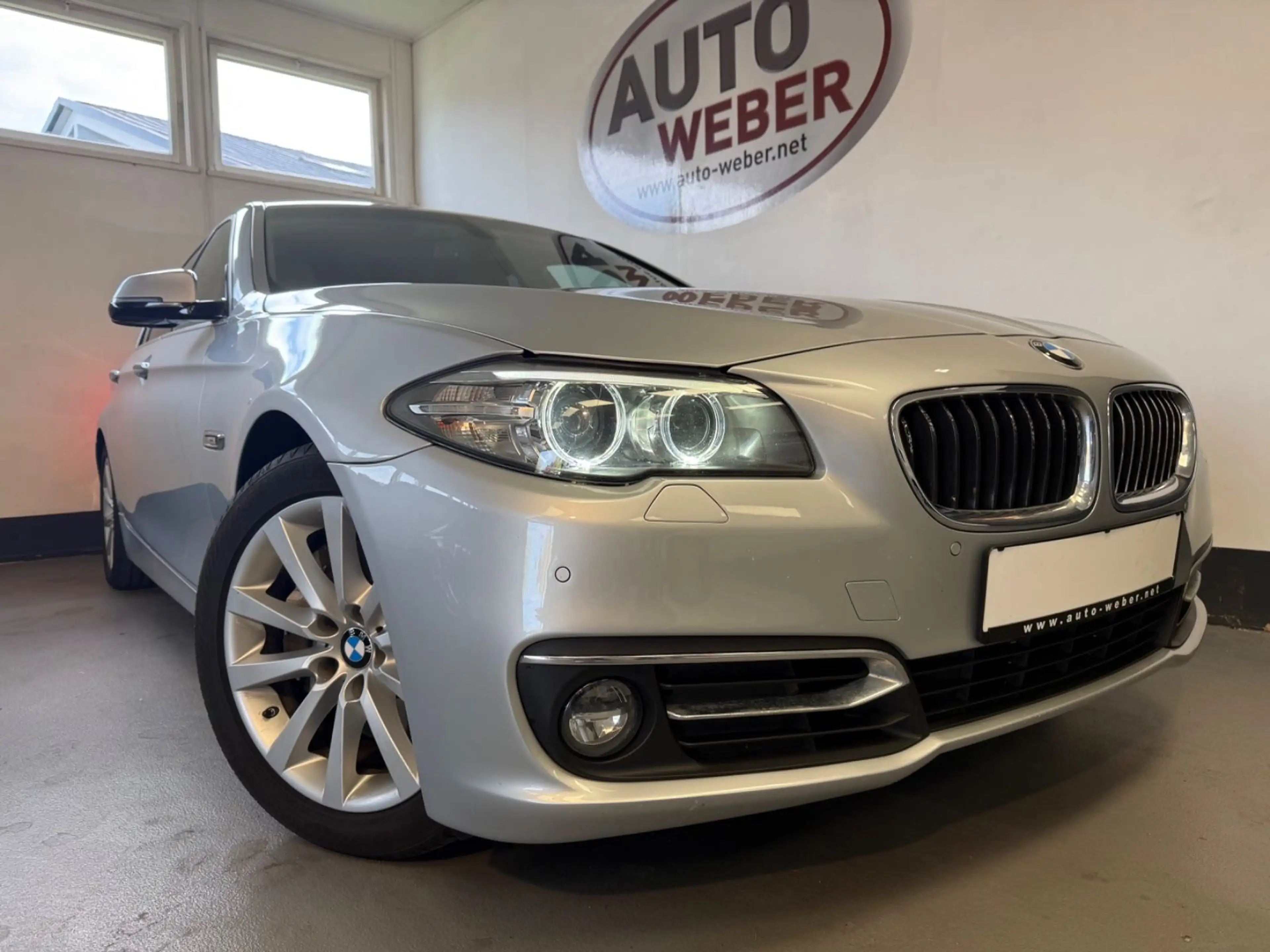 BMW 525 D XDRIVE*AUT*LEDER*NAVI*BT TEL*ALLRAD*XENON*