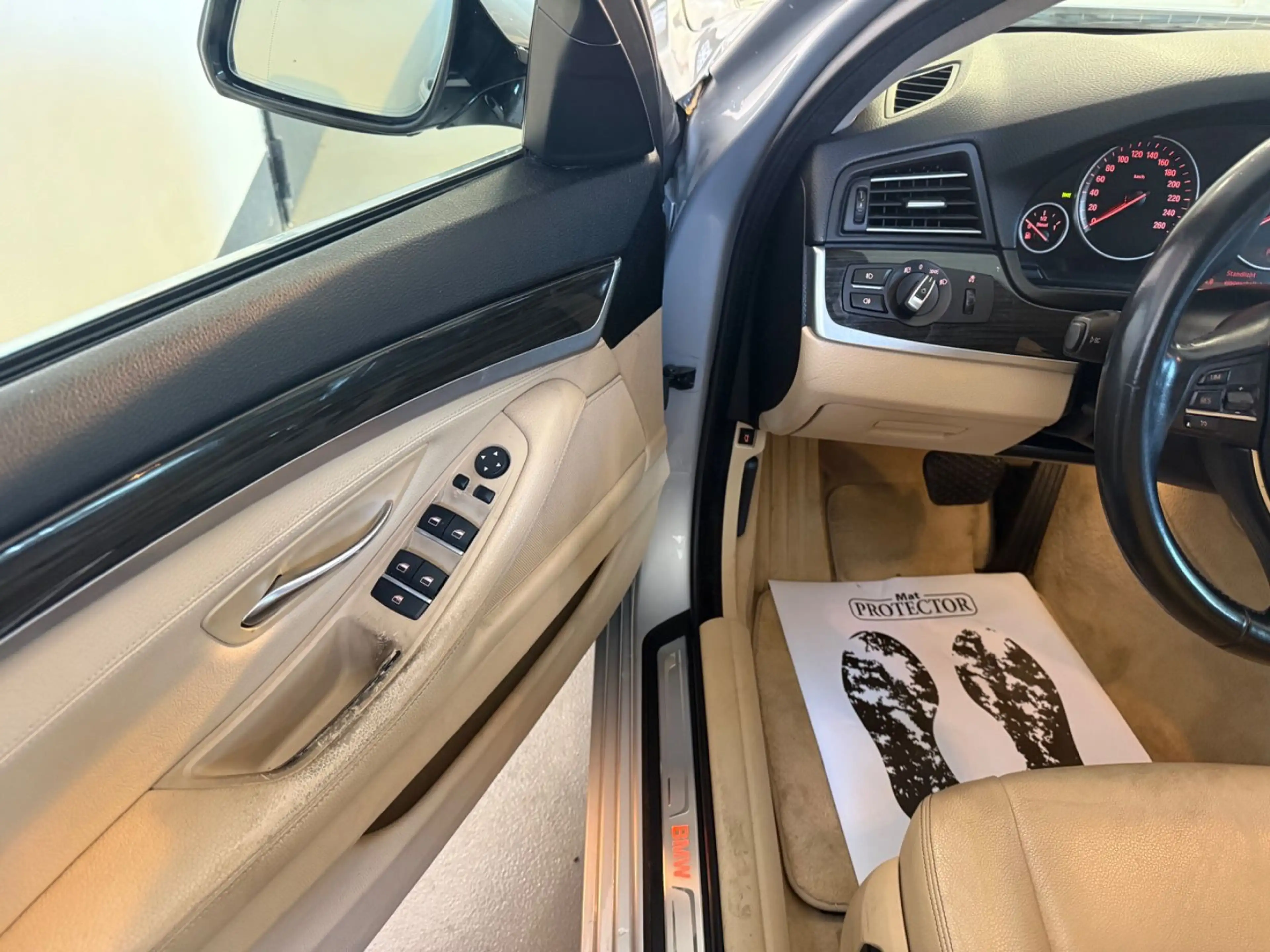 BMW 525 D XDRIVE*AUT*LEDER*NAVI*BT TEL*ALLRAD*XENON* — photo 14