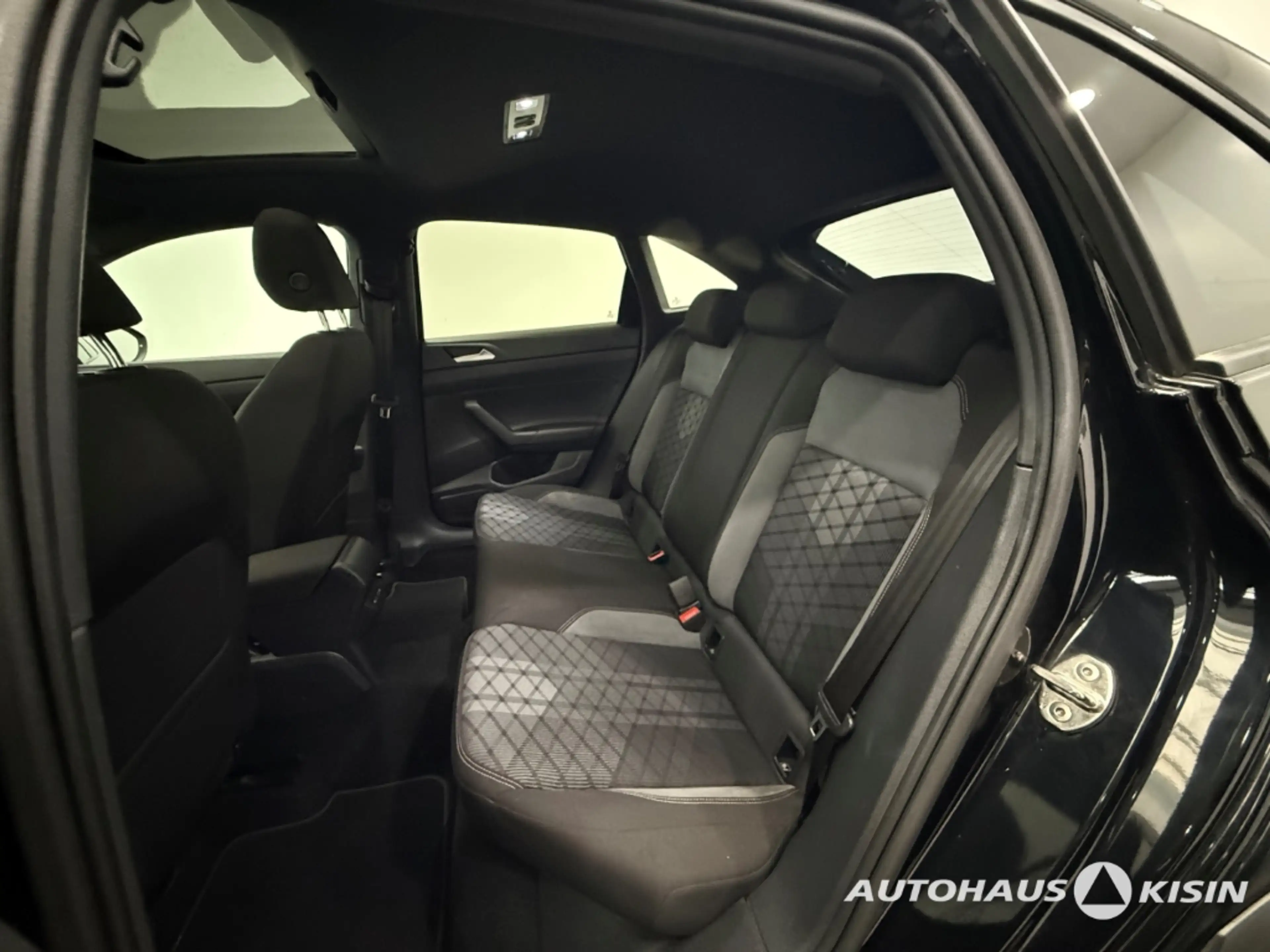 Volkswagen Taigo 1.0 TSI 6-Gang R-Line /Panoramadach /Sportpaket — photo 11