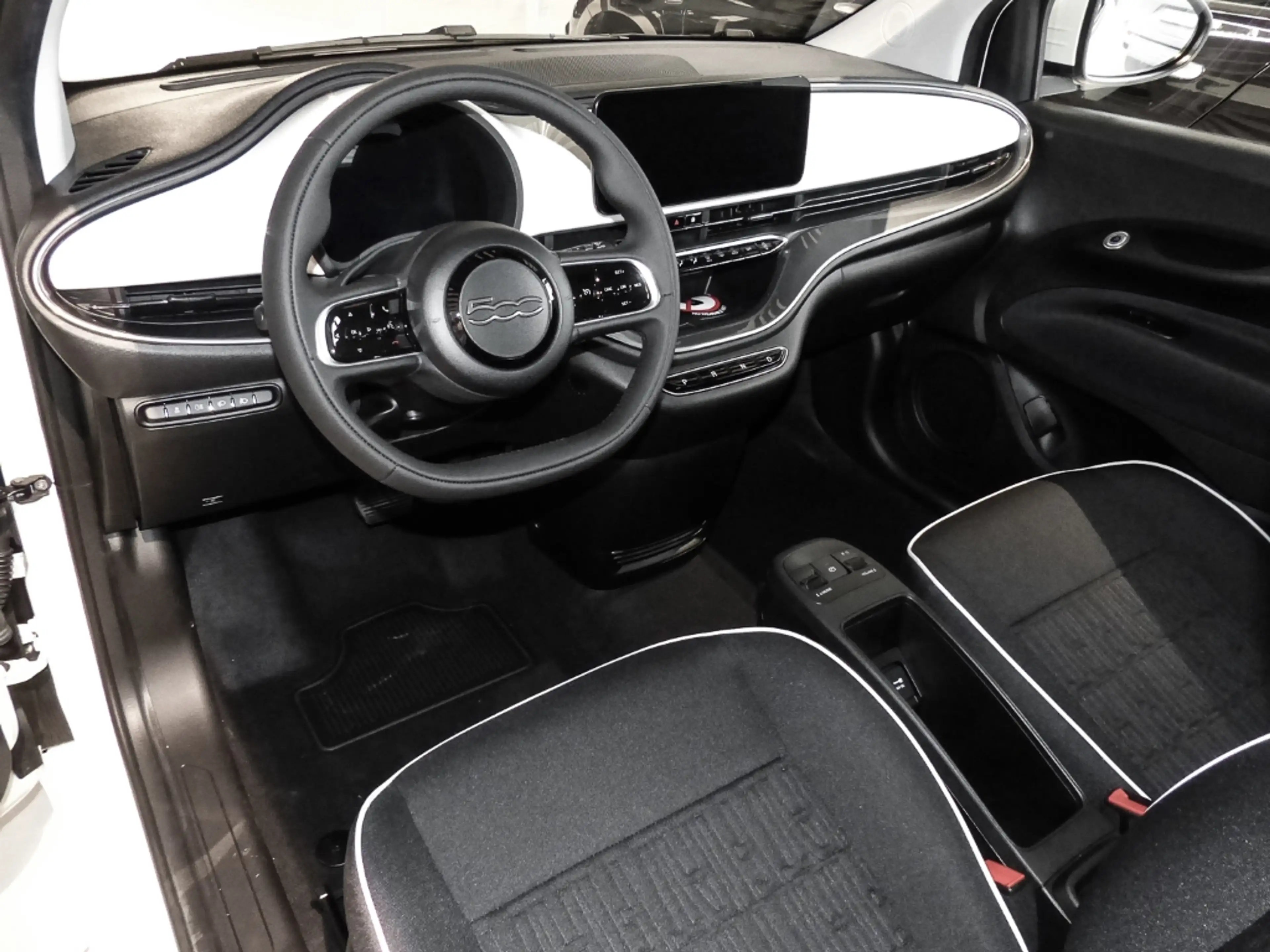Fiat 500e Icon Klimaaut. // Carplay // 16 LM // Kamera — photo 6