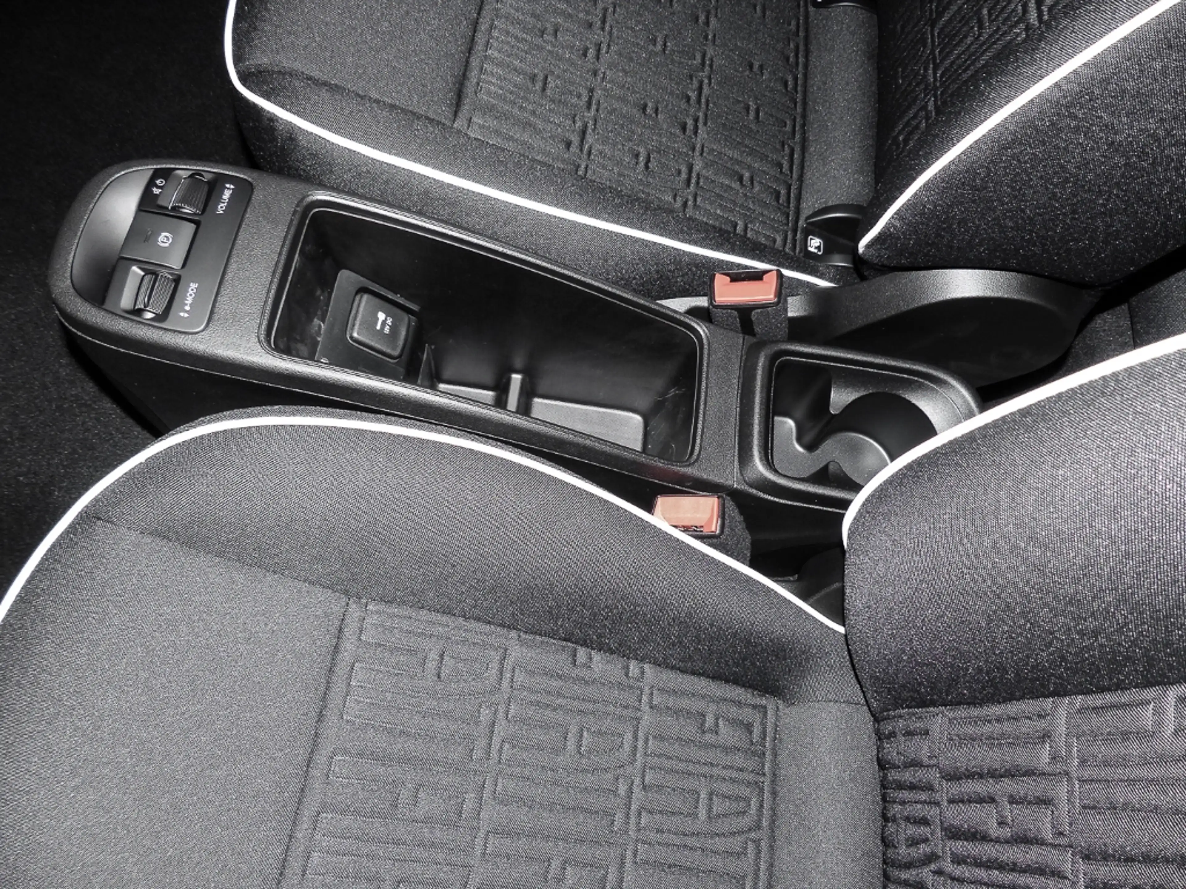 Fiat 500e Icon Klimaaut. // Carplay // 16 LM // Kamera — photo 9