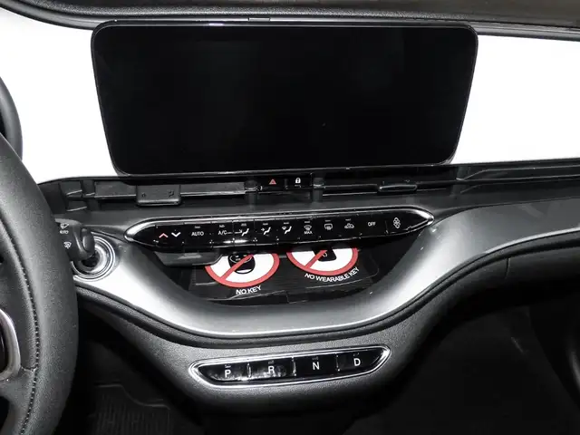 Fiat 500e view 7