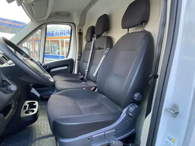 Opel Movano view 8