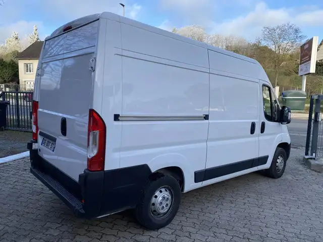 Opel Movano view 9