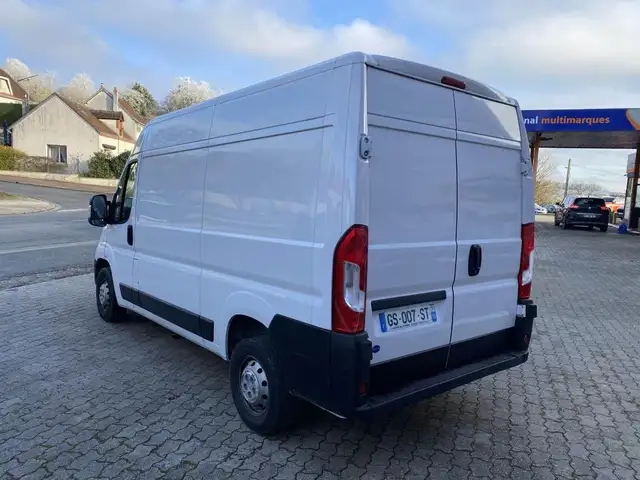 Opel Movano view 3