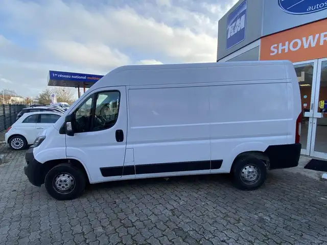 Opel Movano view 4