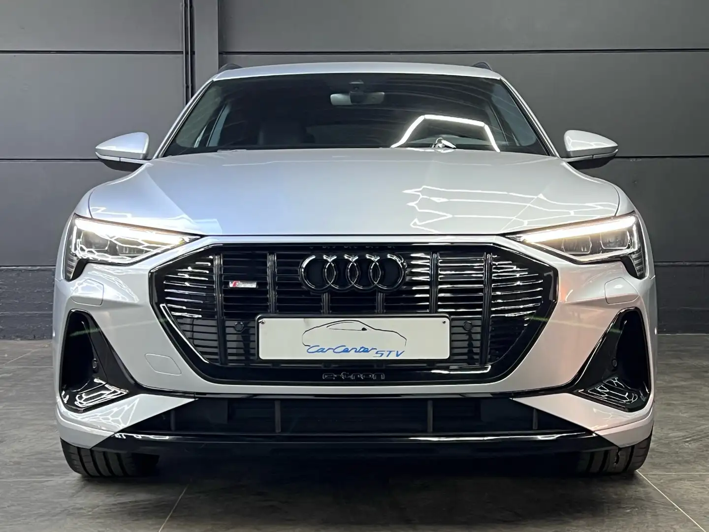 Audi e-tron 55 Quattro *** VERKOCHT *** VENDU *** Silber - 2