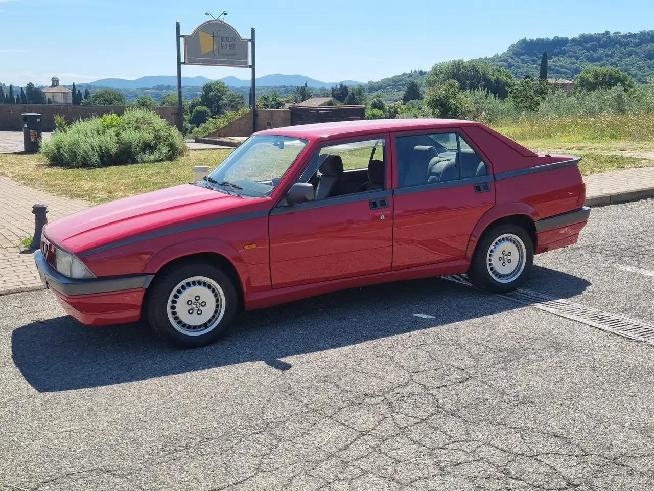 Alfa Romeo 75 2.0i ts, foto 5