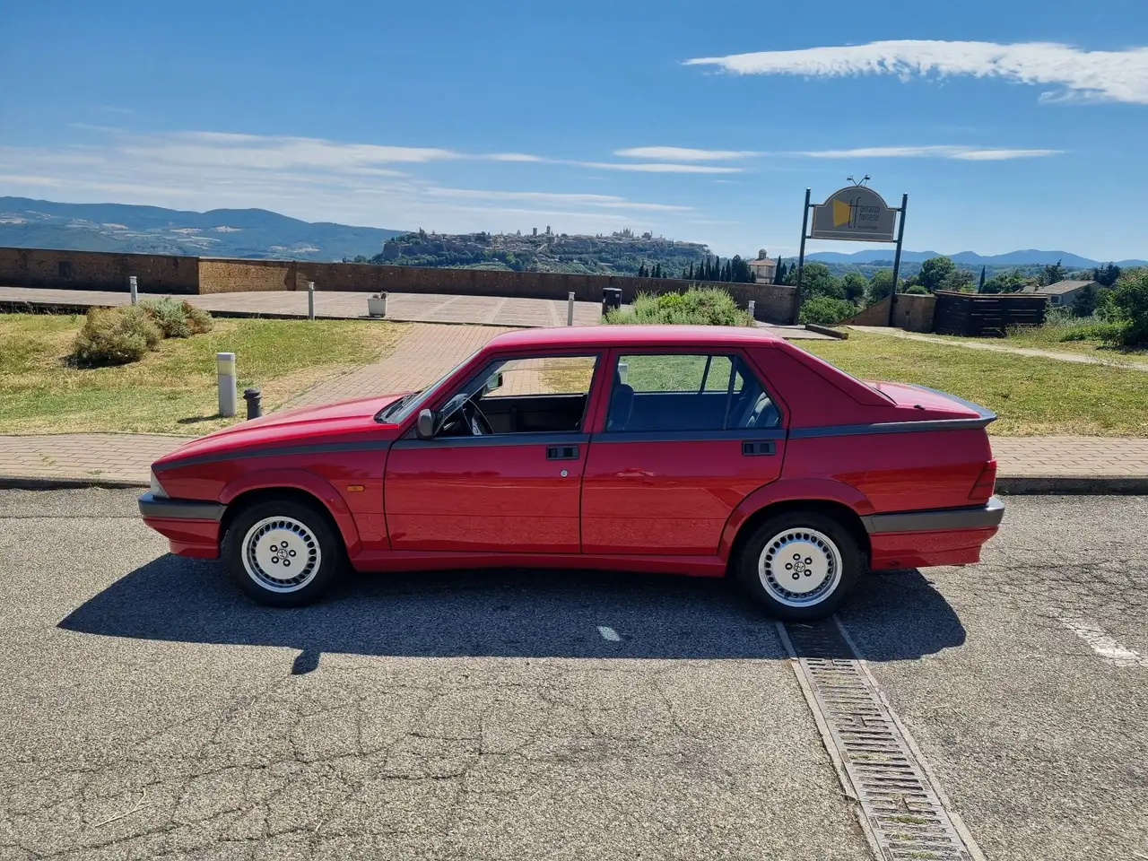 Alfa Romeo 75 2.0i ts, foto 7