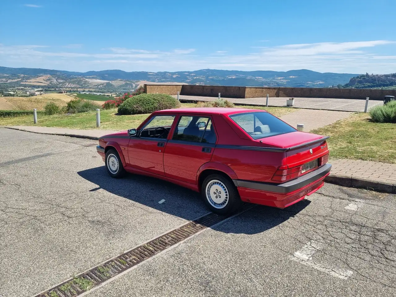Alfa Romeo 75 2.0i ts, foto 3