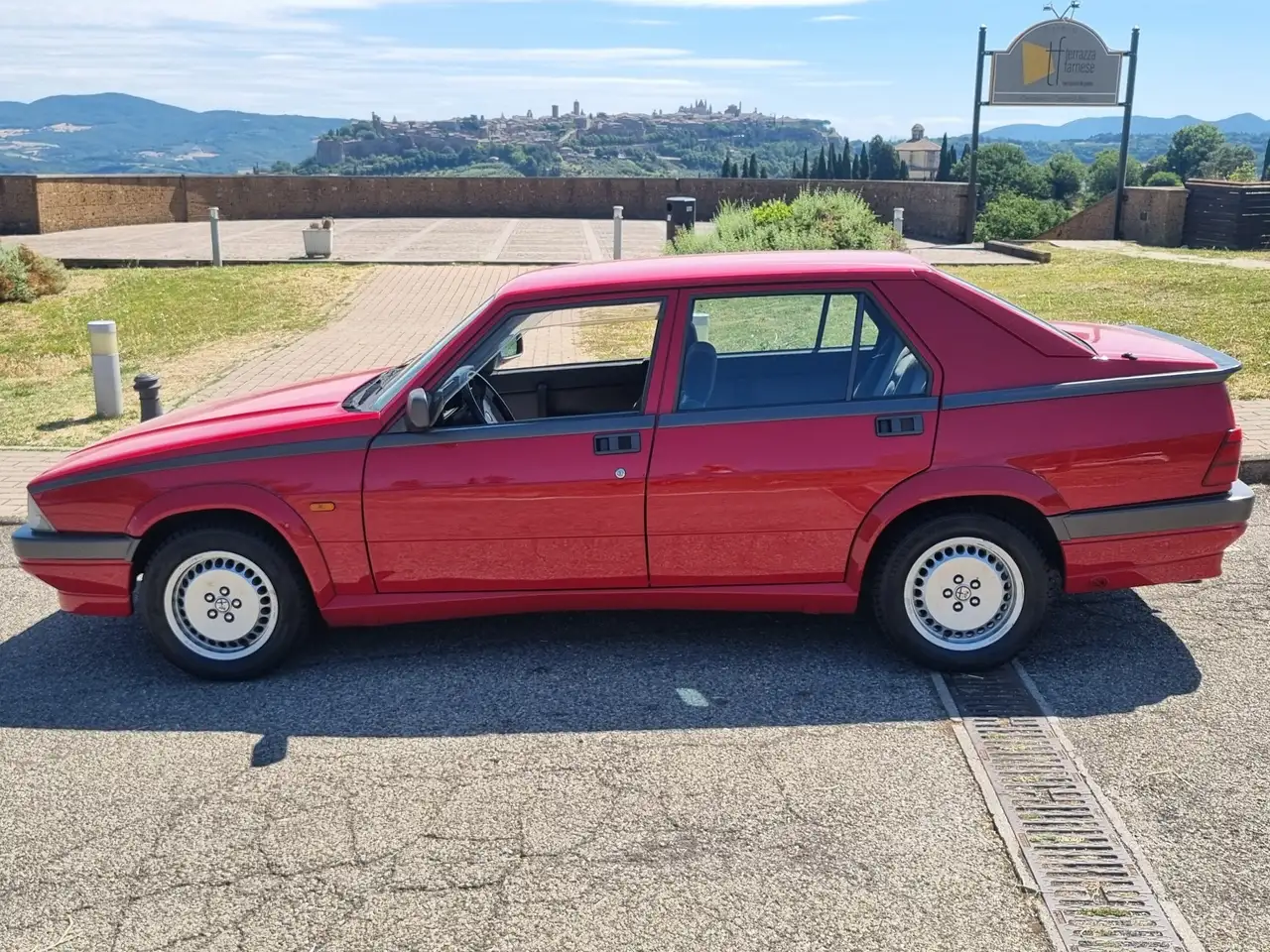 Alfa Romeo 75 2.0i ts, foto 6