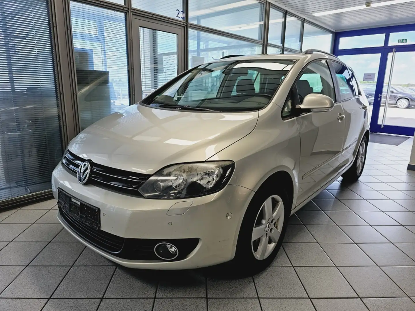 Volkswagen Golf Plus 2. Hand, Klima, PDC, SD, AHK abn. Silber - 2