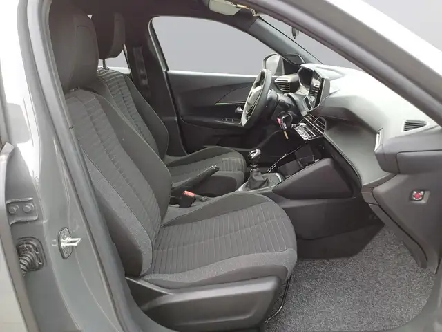 Peugeot 2008 view 11