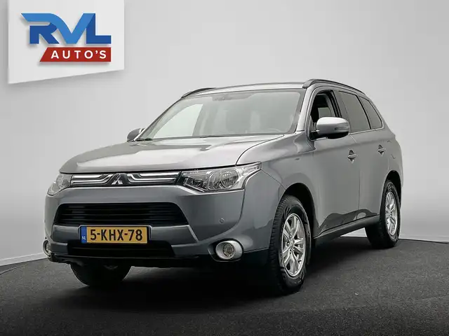 Mitsubishi Outlander 2.0 Intense | Origineel Nederlands | Trekhaak Navi