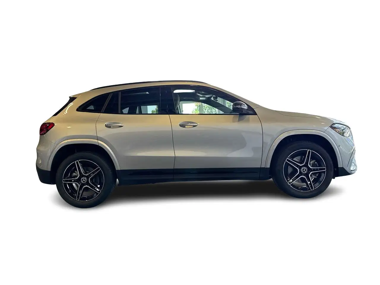 Mercedes-Benz GLA снимка Mercedes-Benz GLA