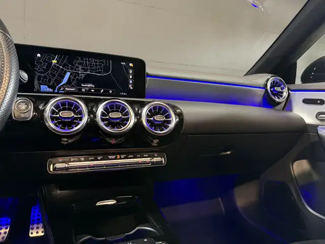 Mercedes-Benz Cla view 17