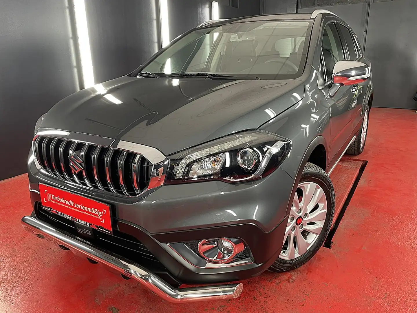 Suzuki SX4 S-Cross 1,6 DDiS 4WD shine Grijs - 1