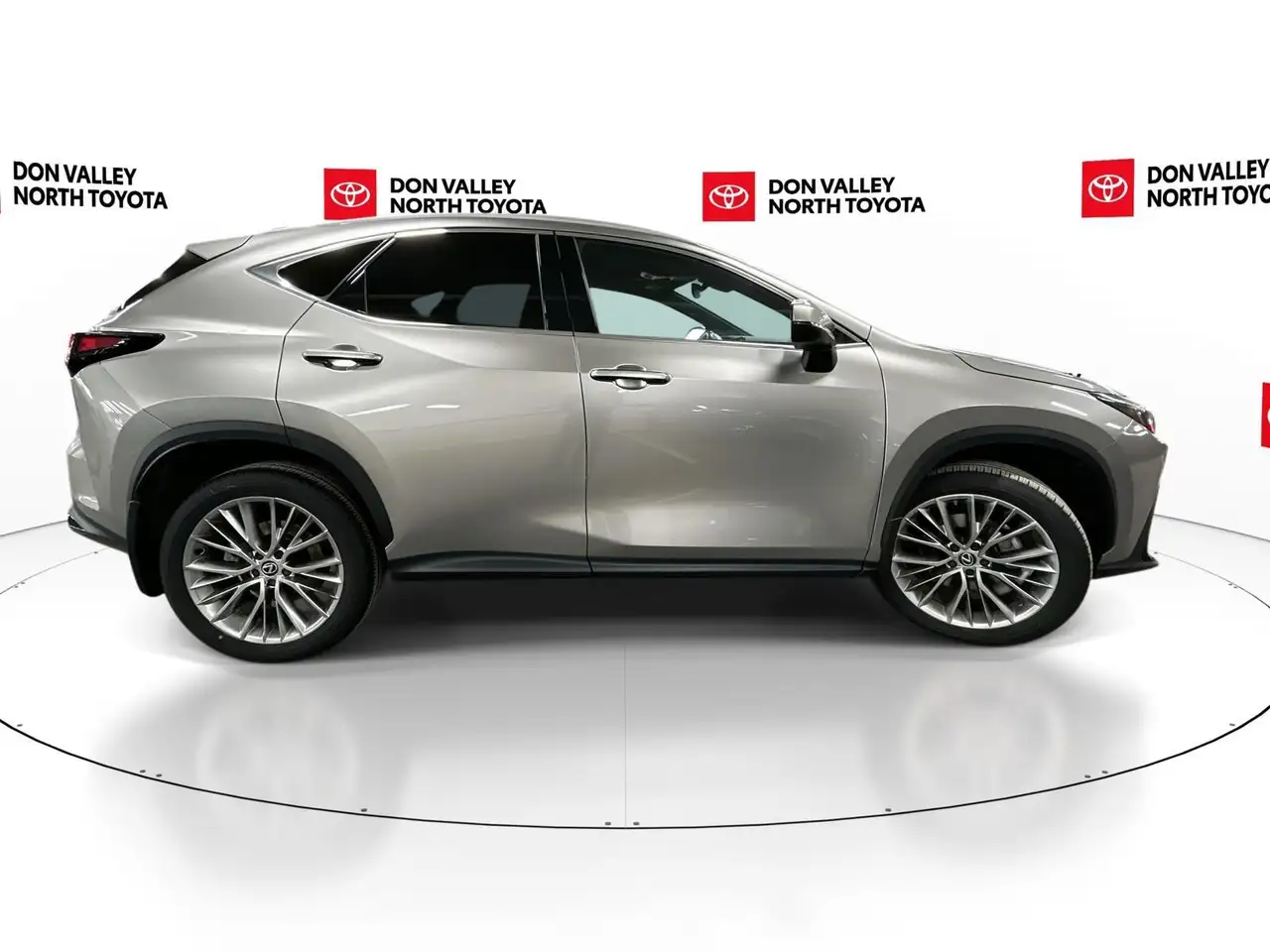 Lexus NX снимка Lexus NX