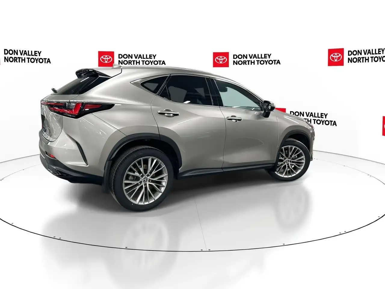 Lexus NX снимка Lexus NX