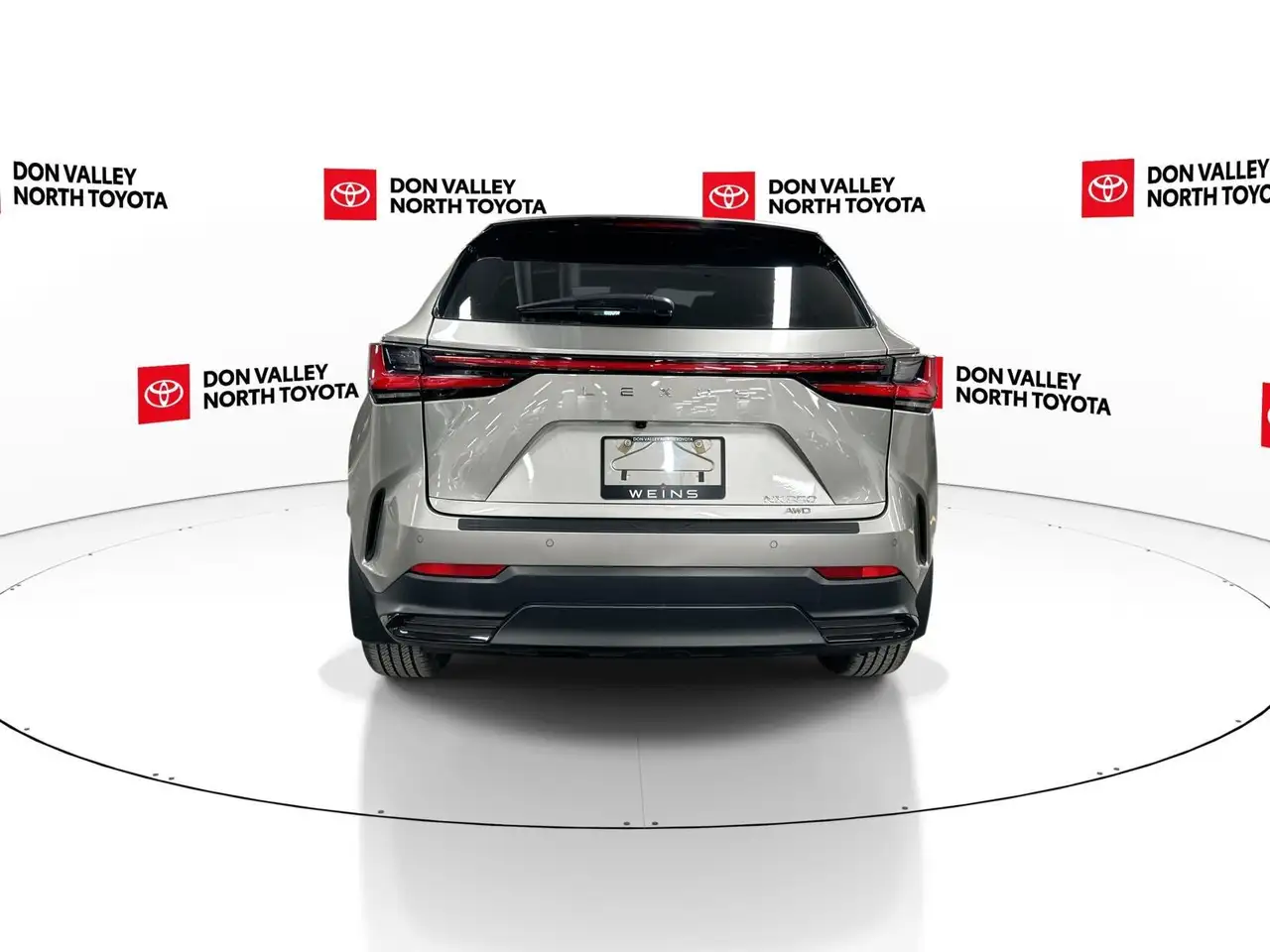 Lexus NX снимка Lexus NX