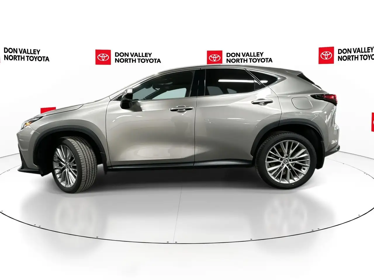Lexus NX снимка Lexus NX