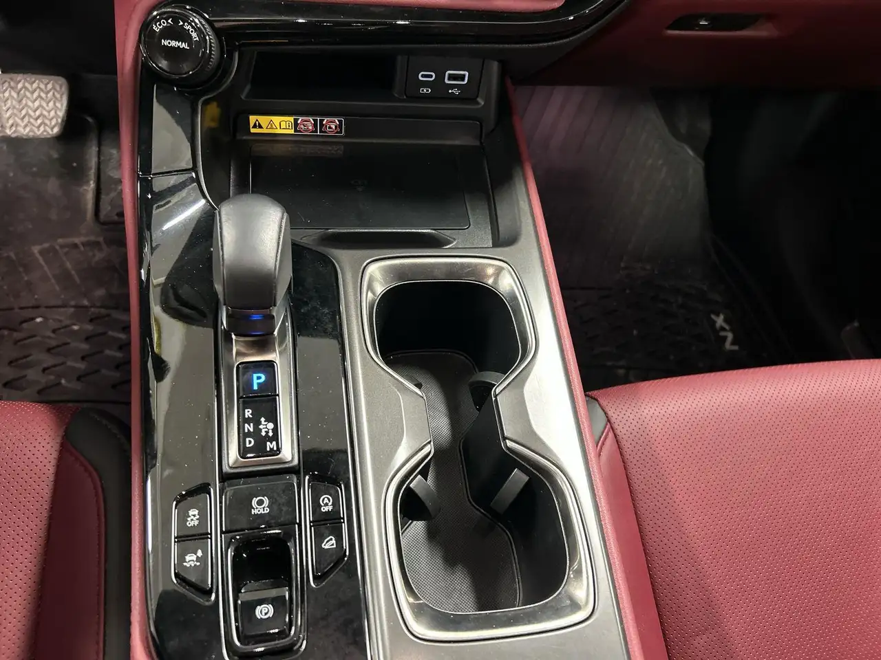 Lexus NX снимка Lexus NX
