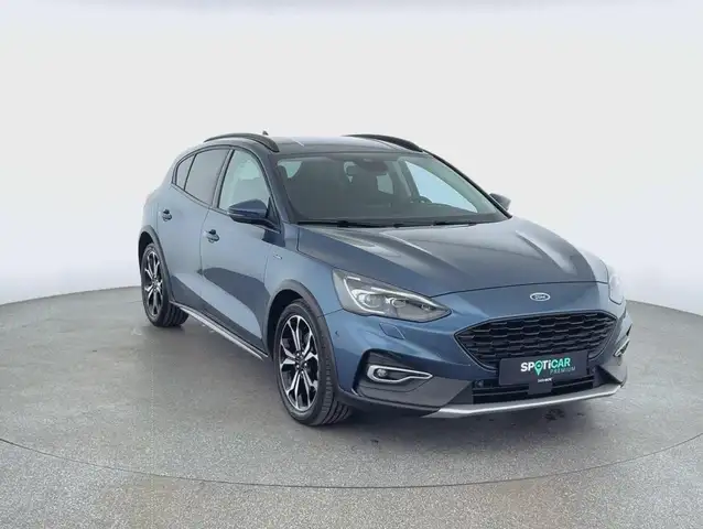 Ford Focus view 3