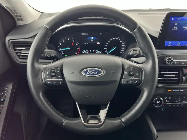 Ford Focus view 15