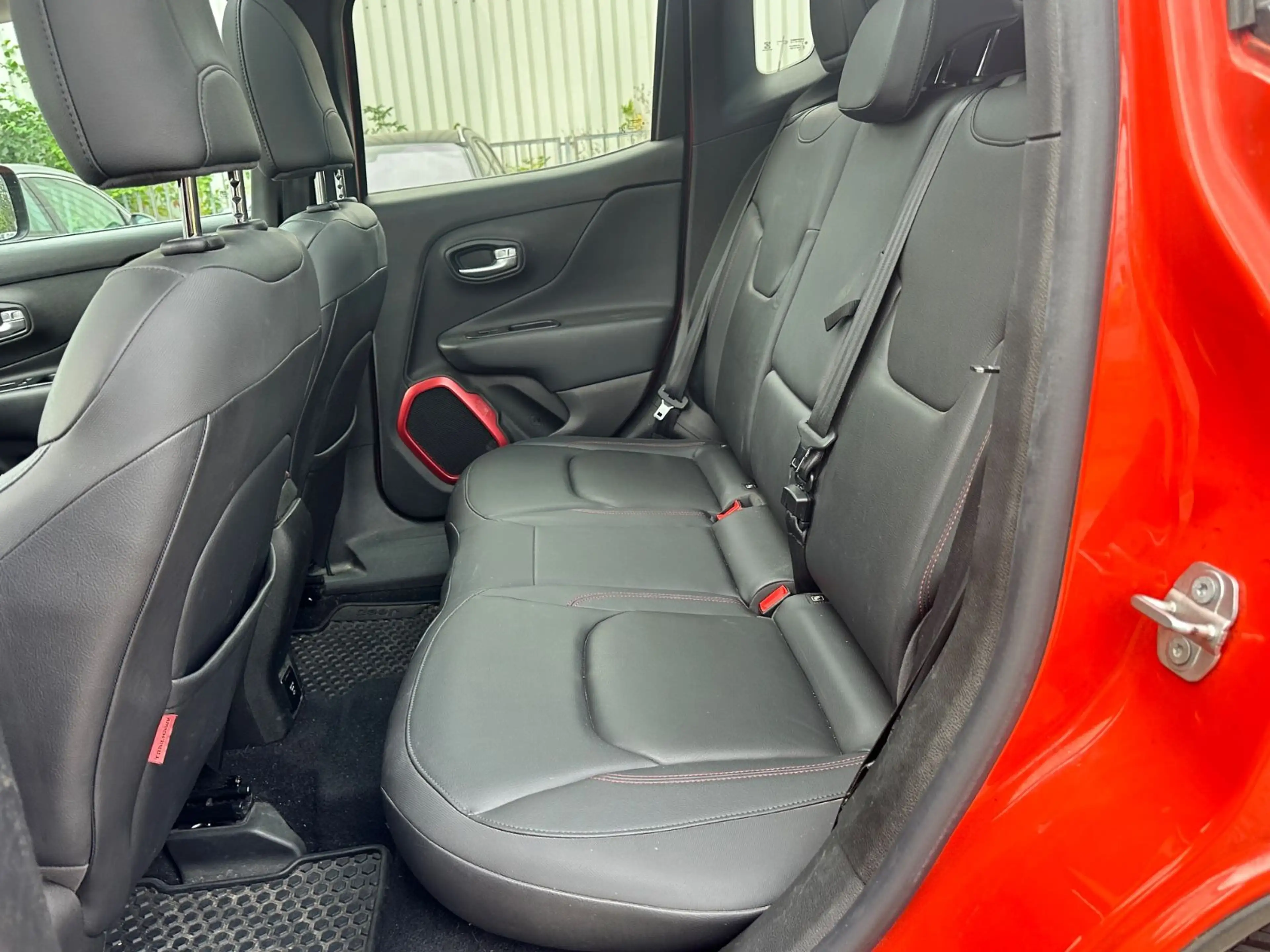 Jeep Renegade Trailhawk 4WD * Pano * Leder * LED * — photo 13