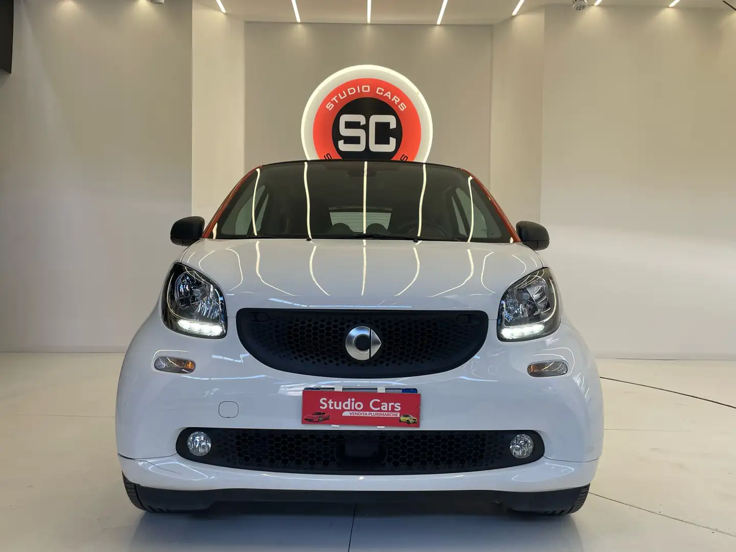 smart forTwo 1.0 Youngster 71cv twinamic Bianco - 1