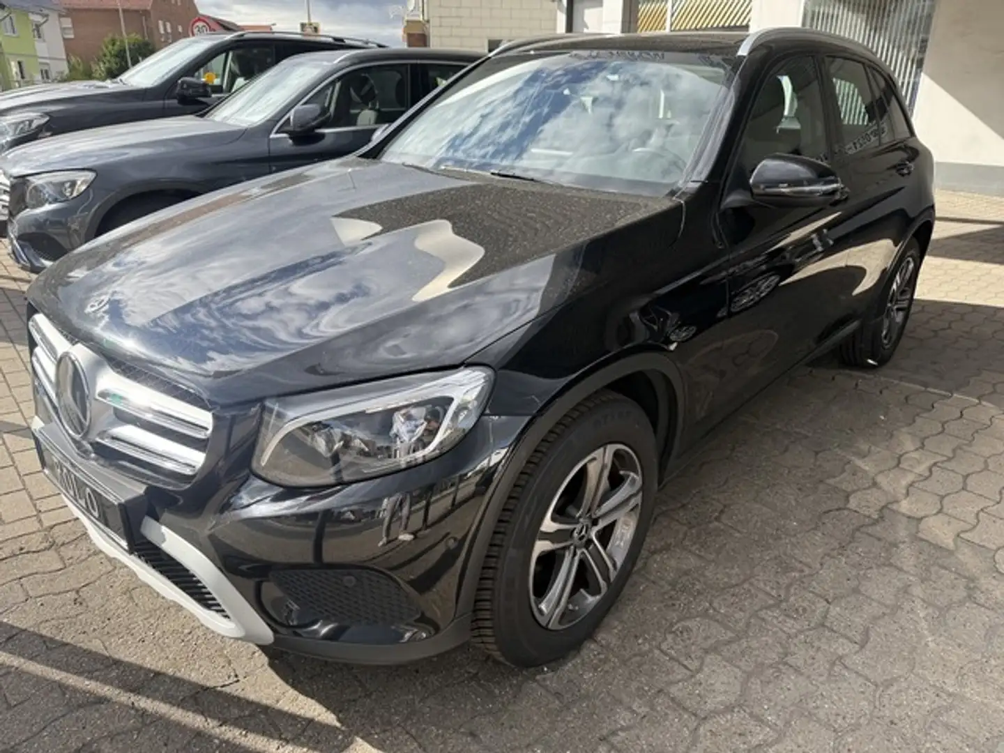 Mercedes-Benz GLC 220 9G Panorama Distronic NAVI LED Totwinkel Noir - 1