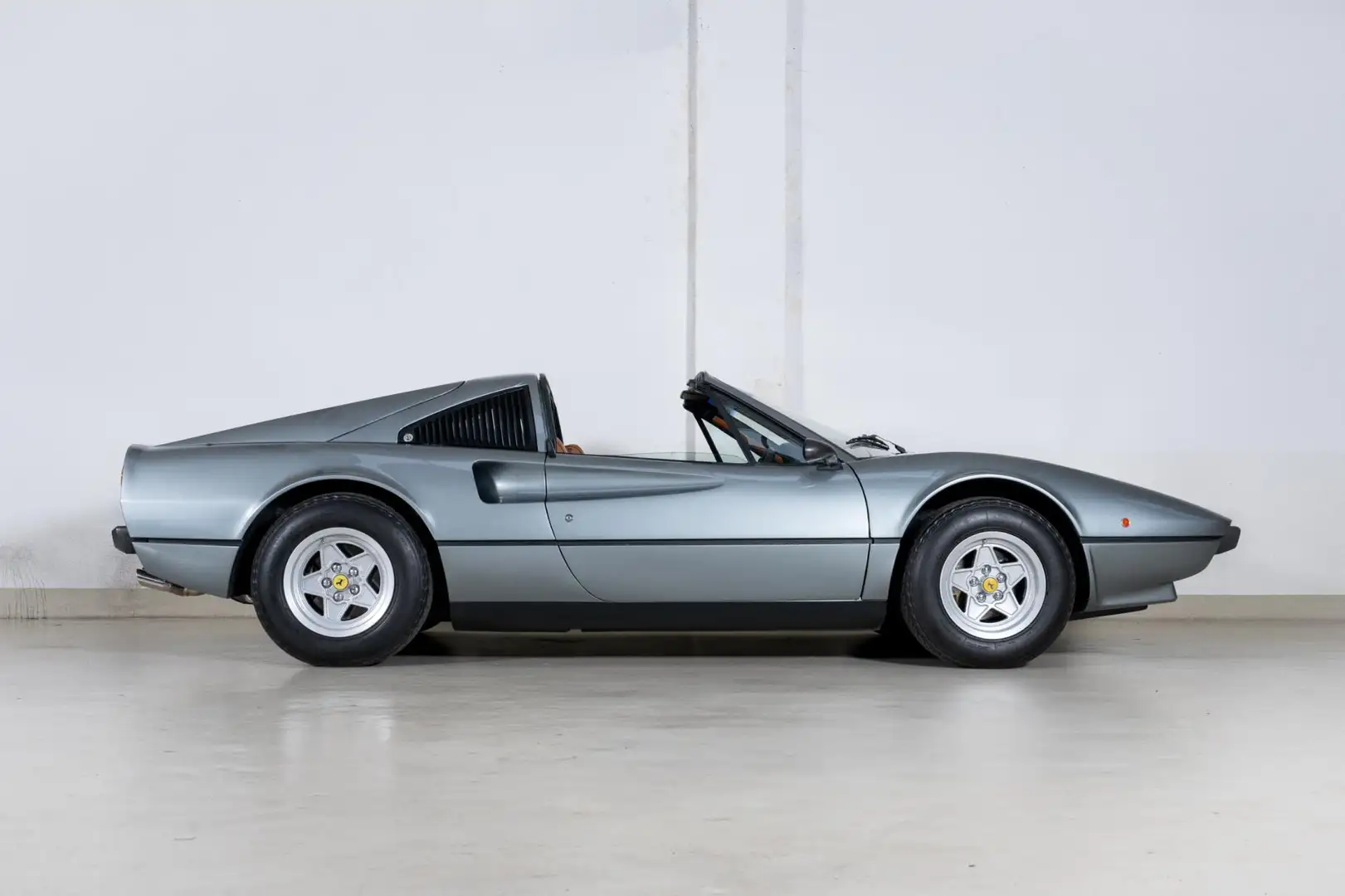 Ferrari 308 GTS - Nut & Bolt Restored - Grigio Fer 700/C - Gri - 2