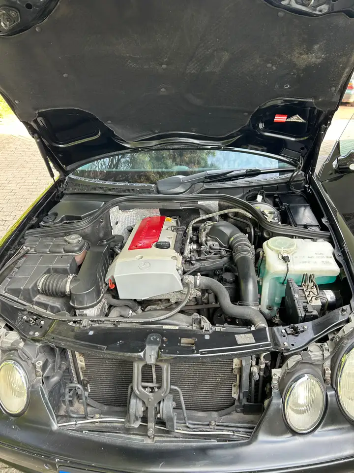 Mercedes-Benz 230, foto 2