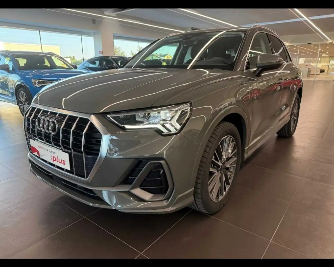 Audi Q3 S line edition 45 TFSI e S tronic 245 cv Grigio - 1