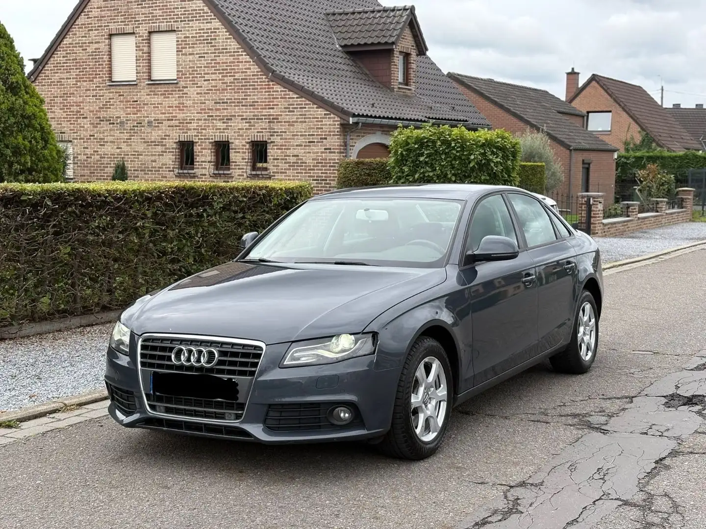 Audi A4 2.0 TDI (DPF) 100kW Ambiente Grau - 1
