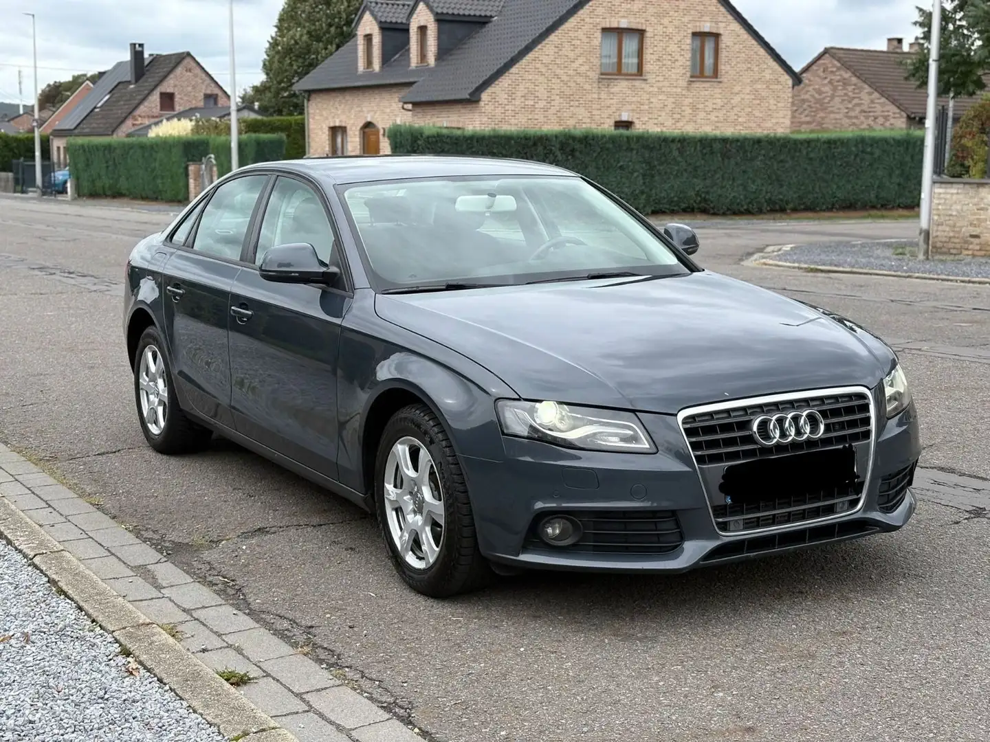 Audi A4 2.0 TDI (DPF) 100kW Ambiente Grau - 2