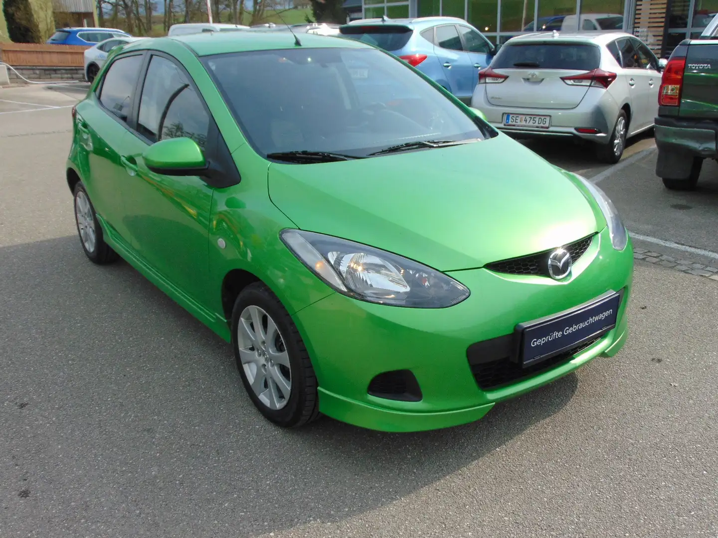 Mazda 2 Lim. 1.3i   TE Pro Verde - 2