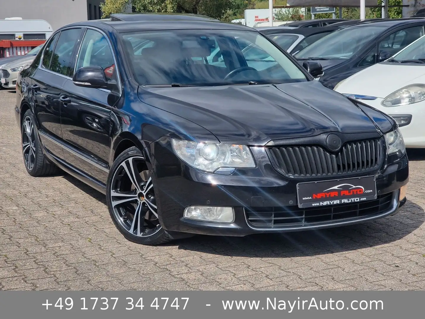 Skoda Superb Elegance|Automatik|Leder|Navi|Bi-Xenon Schwarz - 2